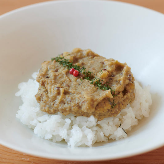 着色しないヘルシーなスパイスカレーで矯正カレーライフを楽しもう！「豆のビーガンカリー」のご紹介